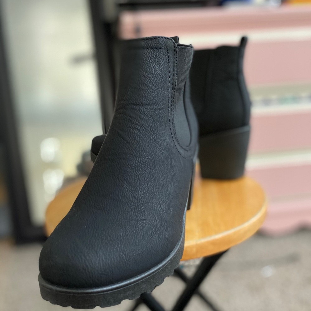Black Boots